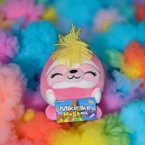 Snackles Mystery Plush Squishy Comfort Plush with Licensed Mike N Ike P9